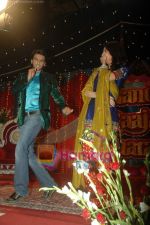 Anushka Sharma and Ranveer Singh at Band Baaja Baraat promo shoot for Sony in Yashraj Studios on 28th March 2011 (22).JPG